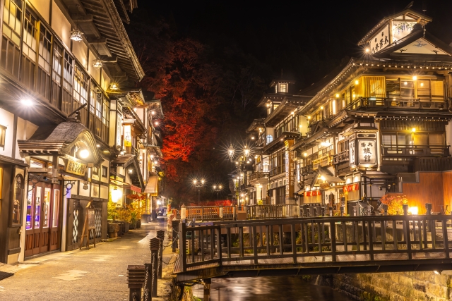 ② 銀山温泉(山形県尾花沢市)